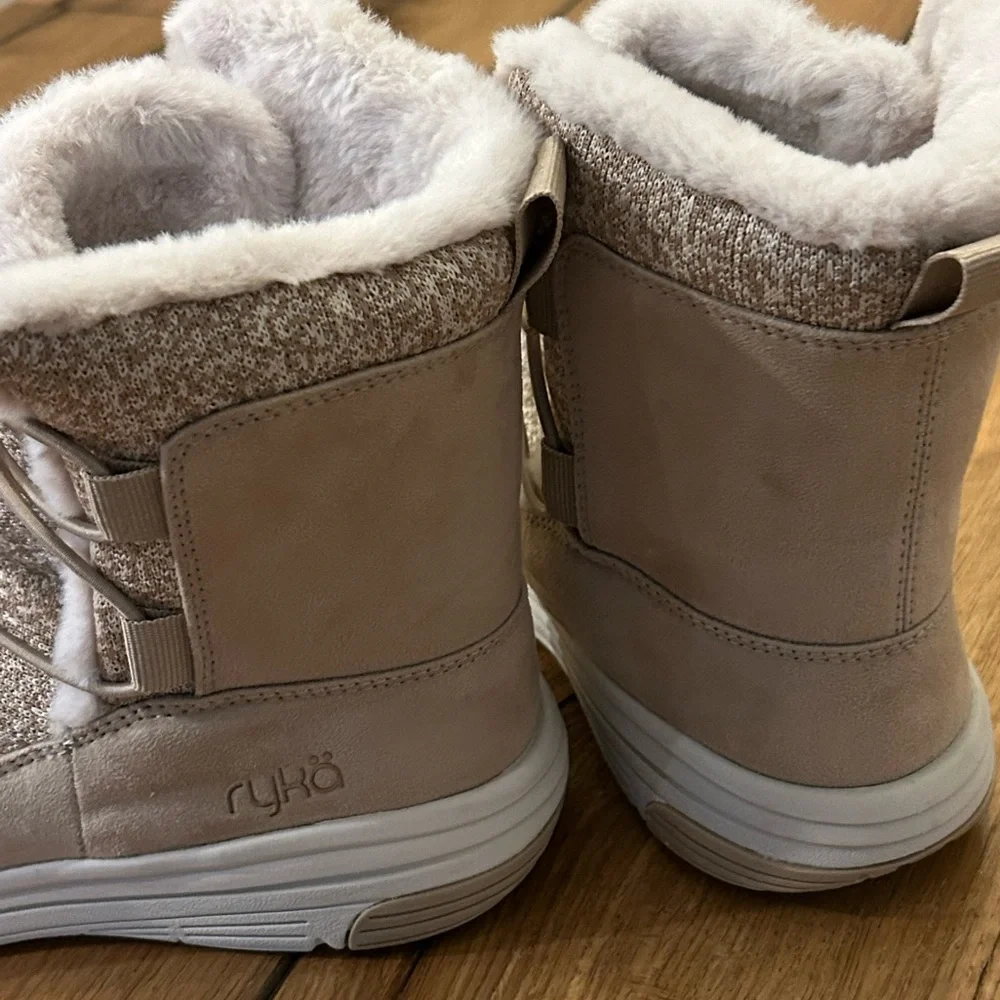 Ryka Aubonne Women's Ankle Bungee Lace Camel Brown Boots Women’s 10 Wide EUC